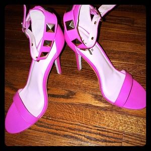Glaze hot pink heels.